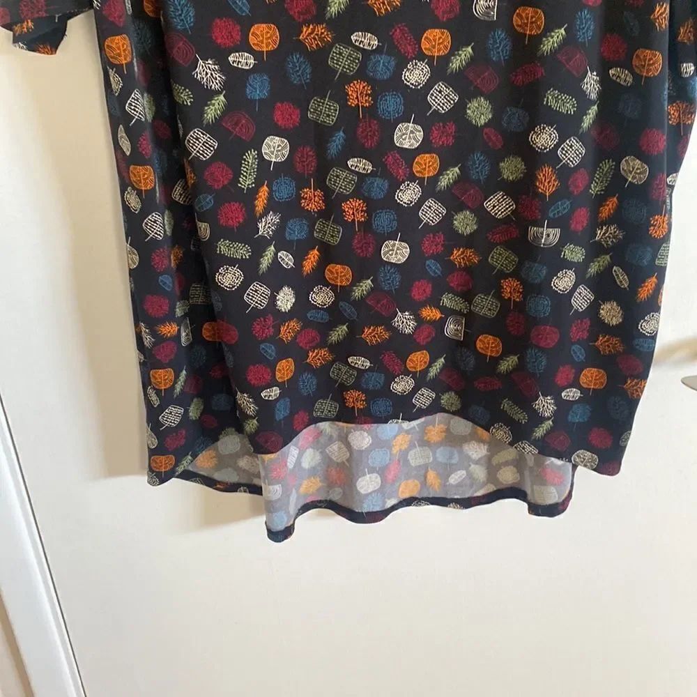 NWOT leaf IRMA top- size Small - Picture 5 of 10